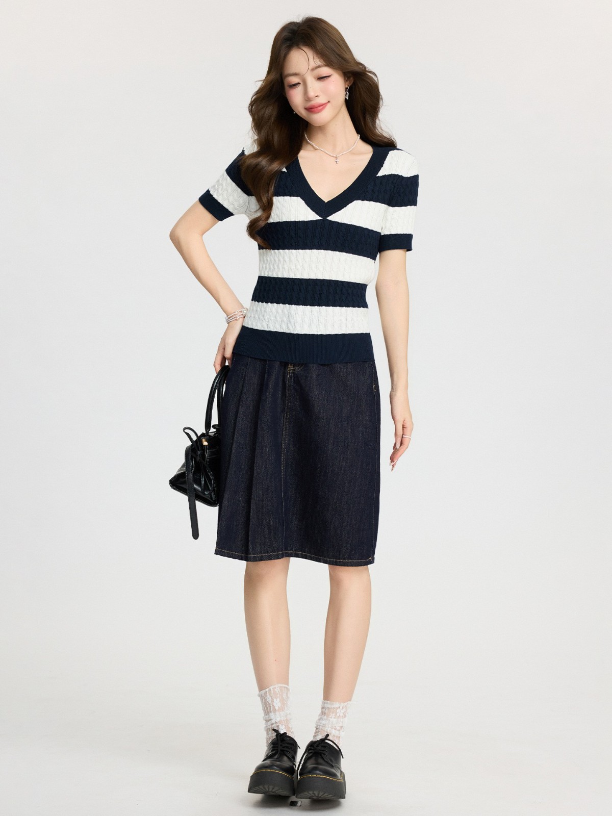 高级感麻花正肩撞色条纹V领针织打底衫内搭2026春夏季短袖上衣女图5