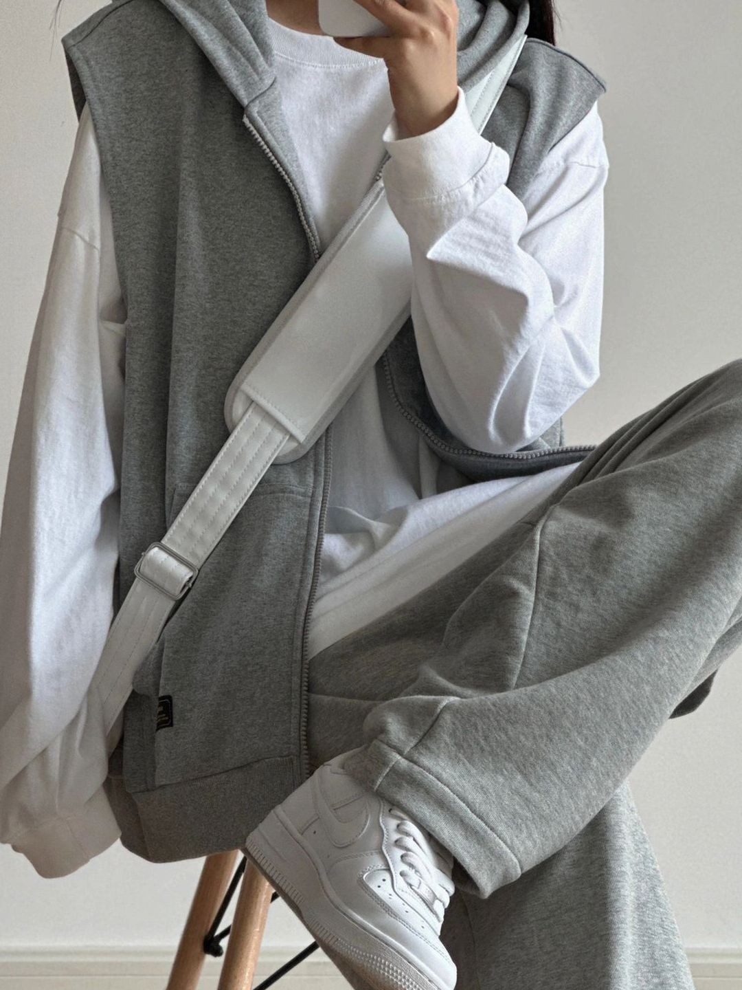 美式复古灰色无袖连帽拉链马甲男女春秋设计感小众慵懒风外搭上衣图5