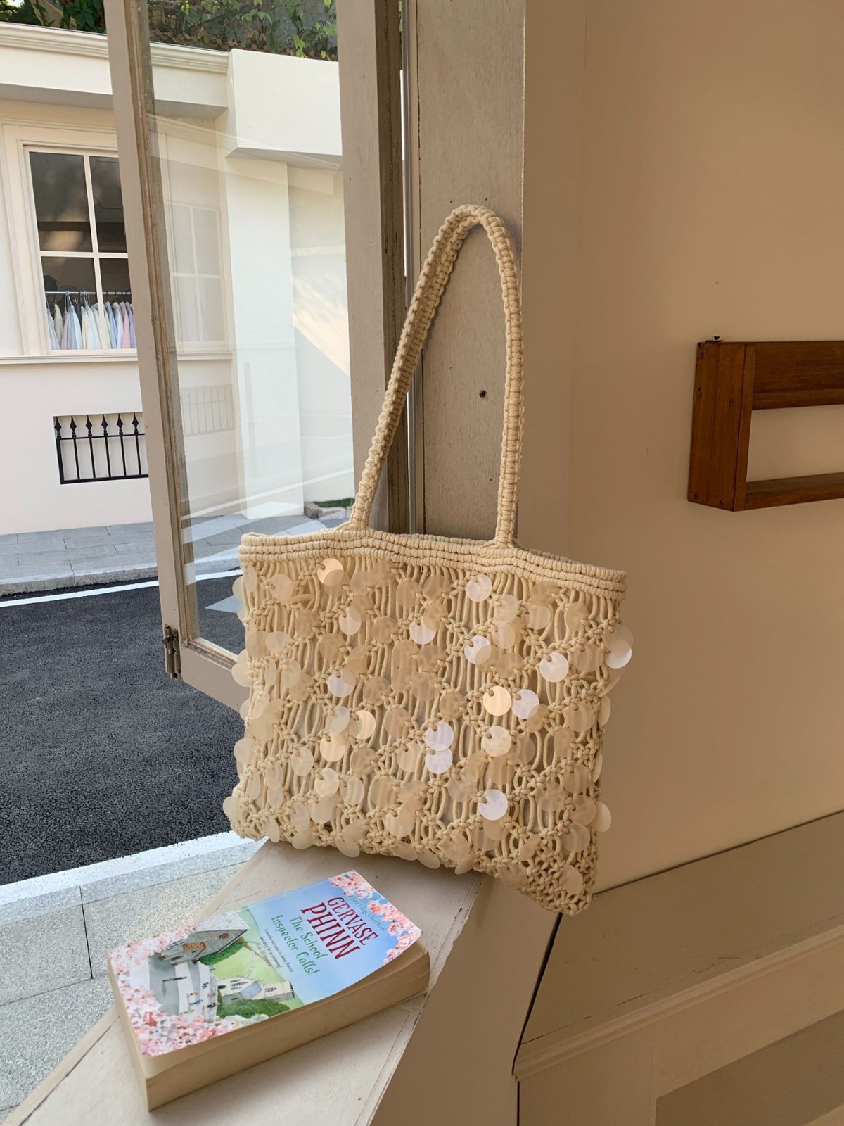 跨境货源小众轻奢春夏单肩编织包大容量女士包包镂空手工钩编包图4