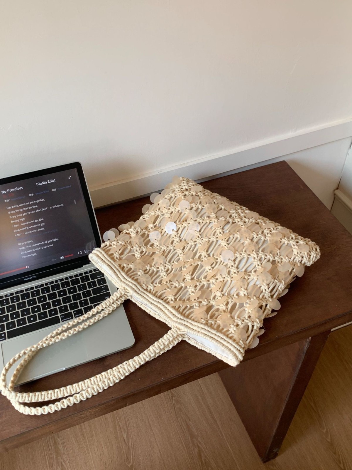 跨境货源小众轻奢春夏单肩编织包大容量女士包包镂空手工钩编包图3